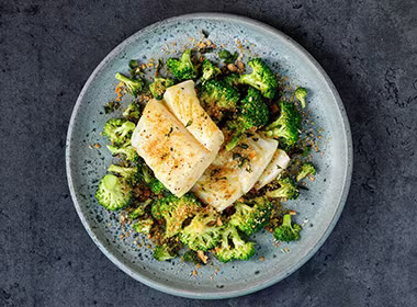 Norwegian Stockfish filet with broccoli and toasted breadcrumbs