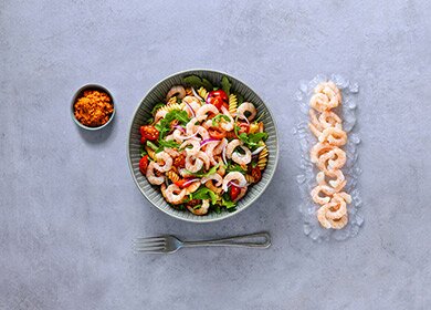 Pasta salad with Norwegian prawns