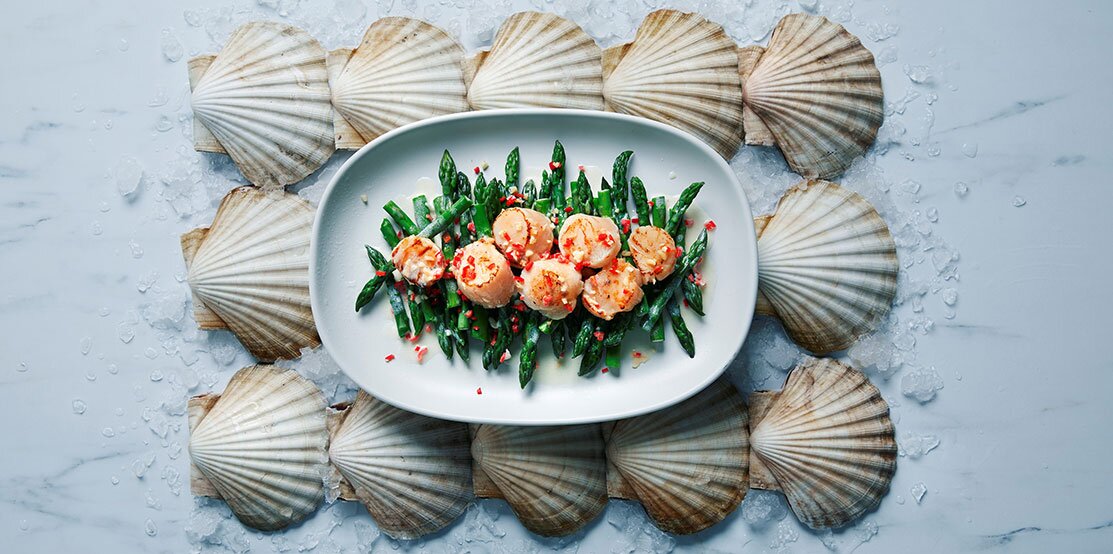Norwegian Scallops with Chili, Garlic and Asparagus